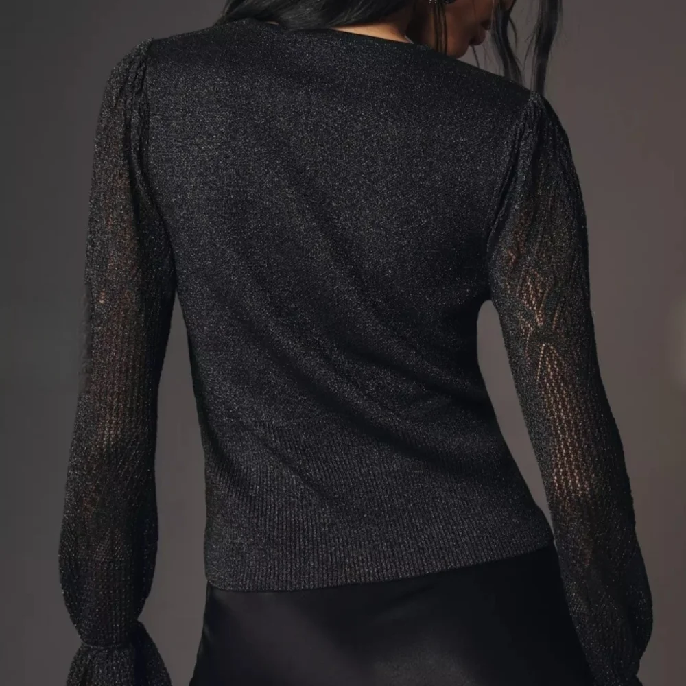 ⭐ HOST PICK⭐ Anthropologie L Metallic V-Neck Twofer Sweater Black Woven Sleeve - Picture 3 of 15